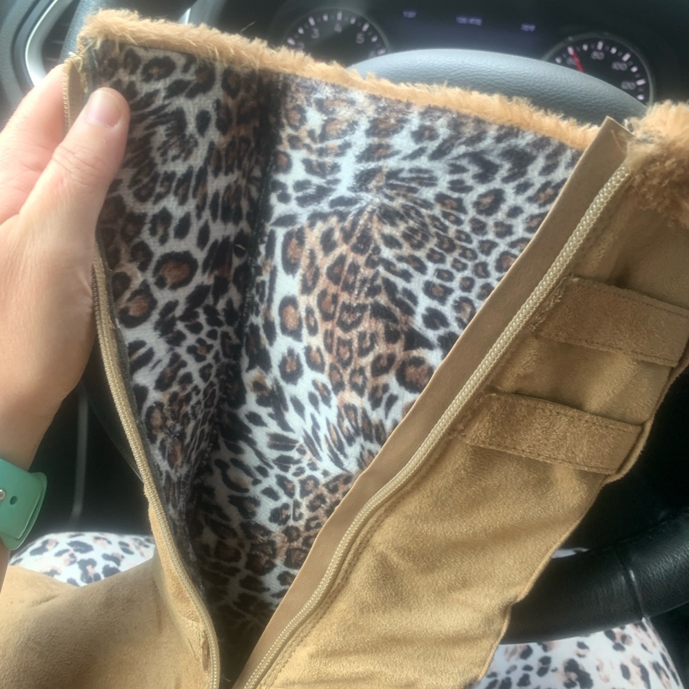 Boots - Picture 4 of 4